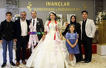 Özbek Gelin Gül ve Pamukovalı Fatih İskefiyeli evlendiler.