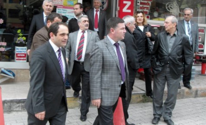 CHP Aday Adayları’nın Pamukova çıkarmasında ilginç kareler