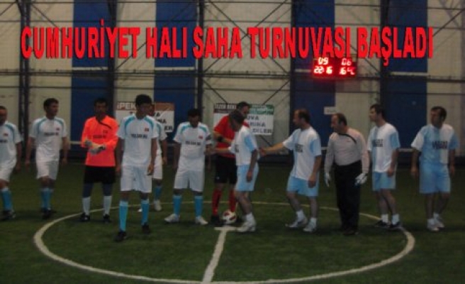 Cumhuriyet Kupası Hal Saha maçları başladı.