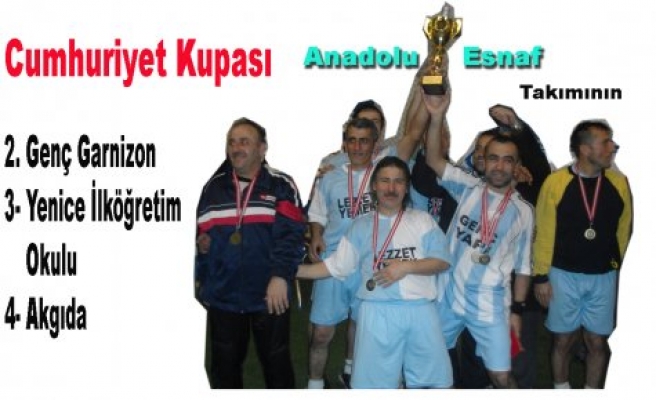 Cumhuriyet Kupasının şampiyonu Anadolu Esnaf takımı oldu.