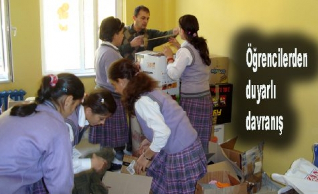 Deprem bölgesine öğrencilerden 1 ton dolayında malzeme gönderildi