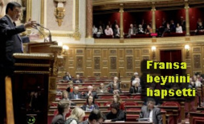 Fransız Senatosu 'Soykırımı inkar tasarısı'nı kabul etti