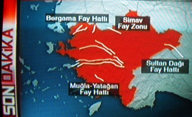 Kütahya Simav da 5.9 büyüklüğünde deprem oldu.
