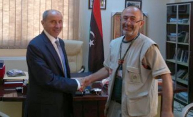 Kuzuluk lu Yardımsevere Libya hükümetinden  takdirname verildi.