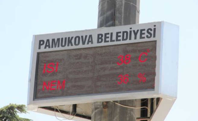 Pamukova da yılın en sıcak günü bugün oldu.