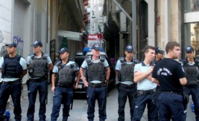 İşçi Partisi ve Aydınlık gazetesine polis baskını