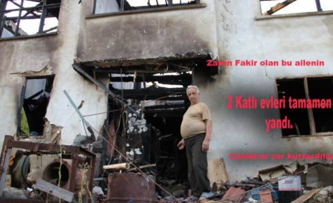 Turgutlu köyünde Gece yarısı çıkan yangın iki katlı evi kül etti.