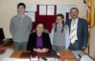 Anadolu Lisesi öğrencileri FB televizyonuna davet...