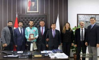 Şampiyonlar Rektörlükte