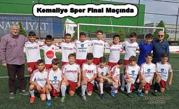 Kemaliyeli yıldızlar Arifiye Futbol Turnuvasının da 4. oldular