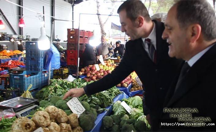CHP’liler Pamukova Esnafını ziyaret ettiler